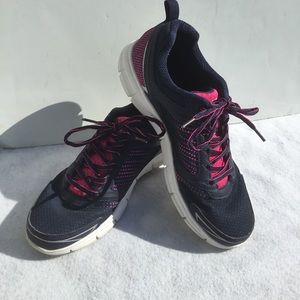 Fila women navy and hot pink athletic shoes Sz  10